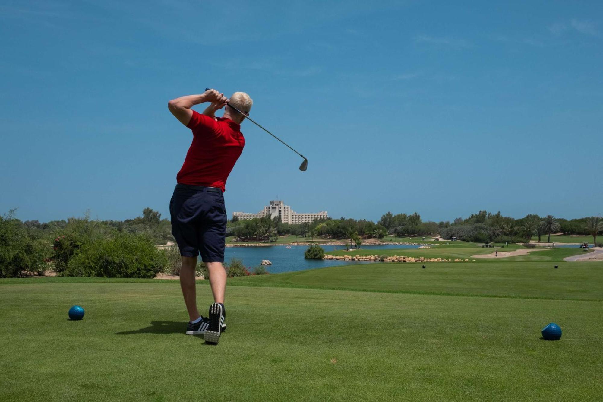 Ja The Resort - Ja Palm Tree Court, Dubái Exterior foto Golf at the Atlantis Paradise Island